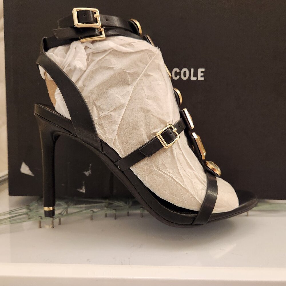Kenneth Cole NY " Lilath" Sandals. NIB. Size 5.5